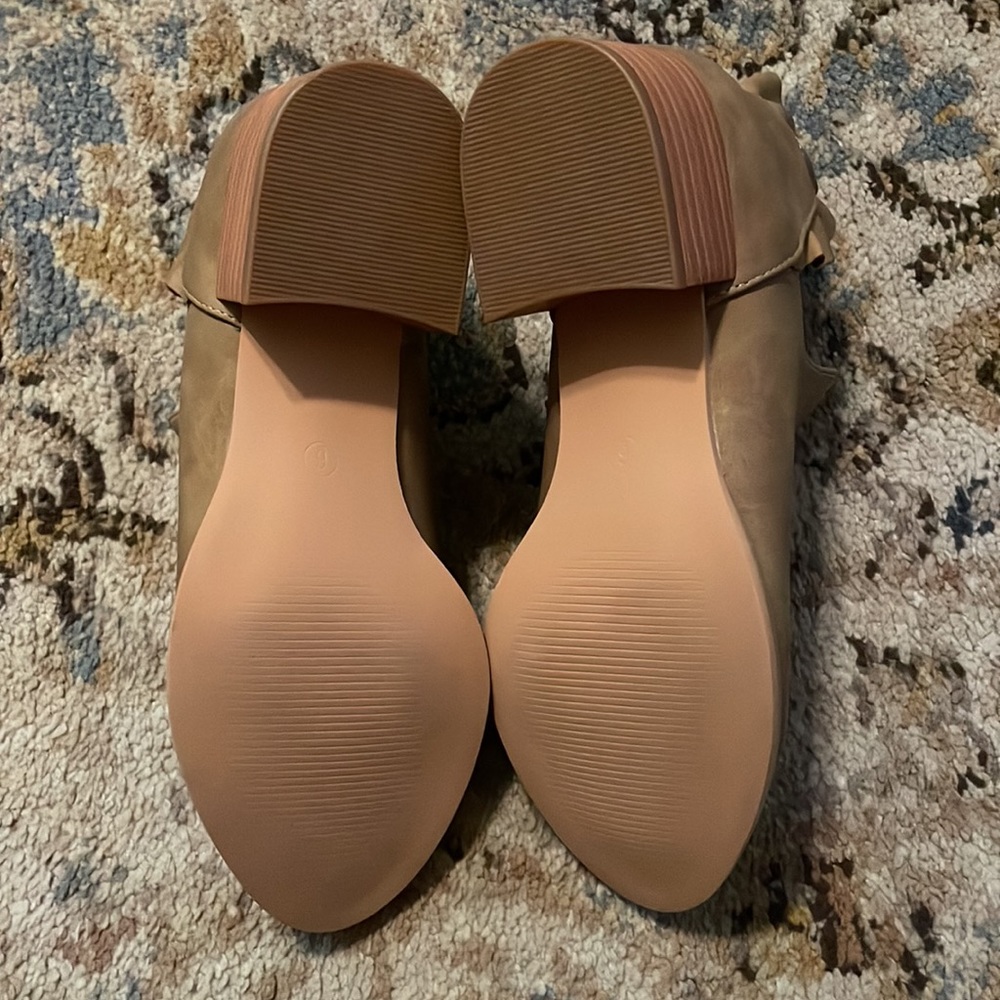 Girls Ruffled Ankle Booties - Picture 3 of 5
